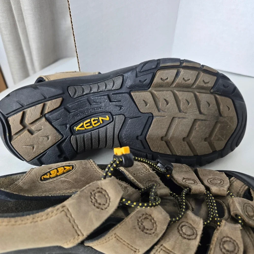 KEEN Newport Sandals Mens Size 8 women's size 9.5 Brown Waterproof Hiking #1053